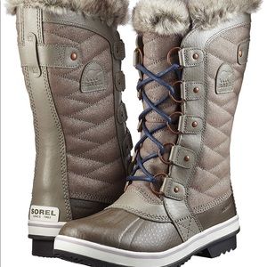 Sorel Tofino li boots